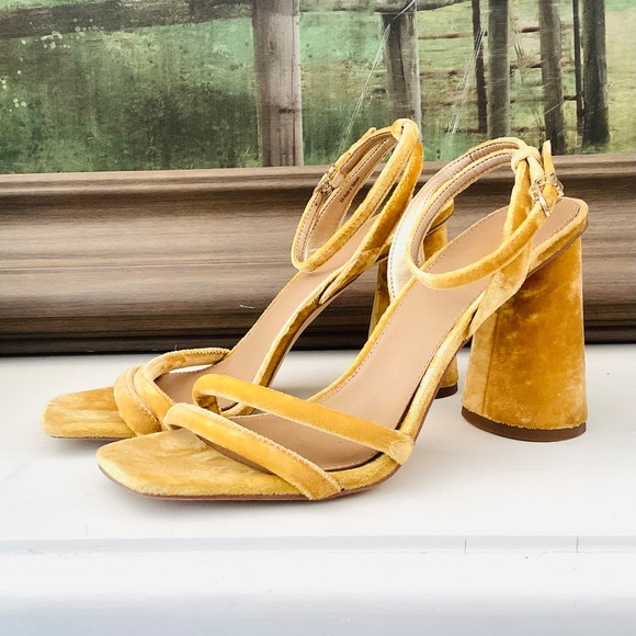 Sam Edelman Kia Block Heels Yellow Velvet Sandals Ankle Strap Buckle Size 8.5 - Picture 10 of 12